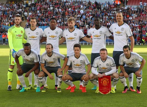 出高昂代价 出高昂代价